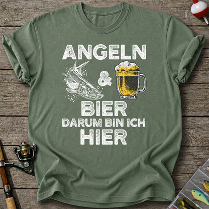 Angeln Und Bier Darum Bin Ich Hier Funny Fishing T-Shirt