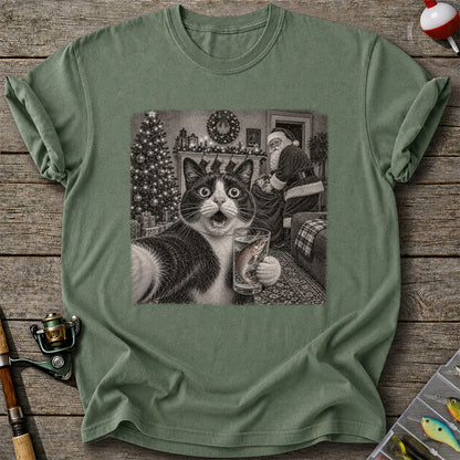 Christmas Cat Holding a Fish Mug Holiday Graphic T-Shirt