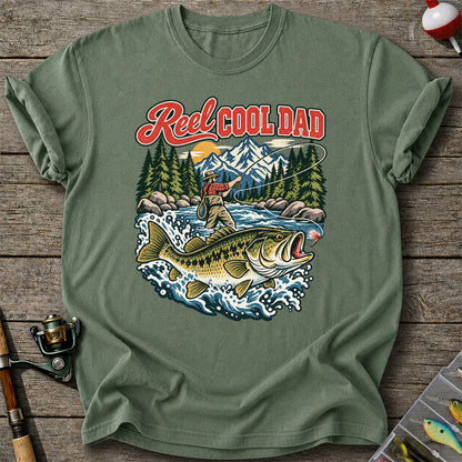 Reel Cool Dad Largemouth Bass Fishing Graphic T-Shirt