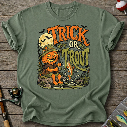 Trick or Trout Pumpkin Angler Halloween Fishing T-Shirt