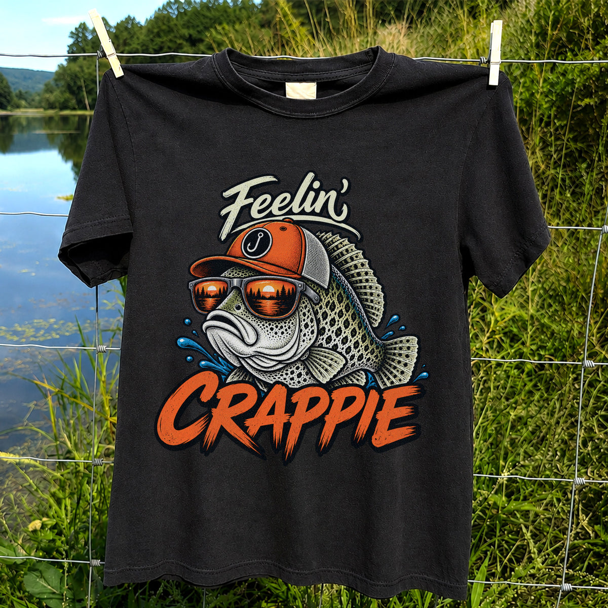 Feelin' Crappie Funny Fishing T-Shirt with Fish in Sunglasses