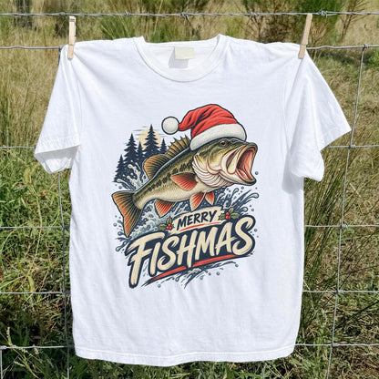Merry Fishmas Santa Hat Largemouth Bass Fishing T-Shirt
