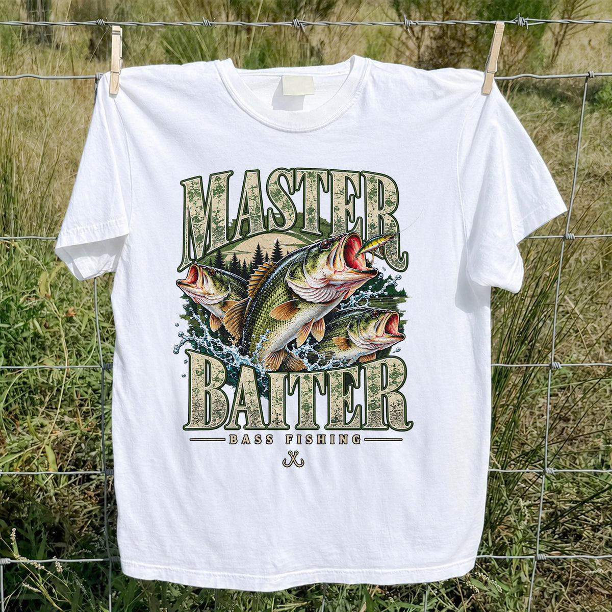 Master Baiter Bass Fishing Funny Vintage Graphic T-Shirt