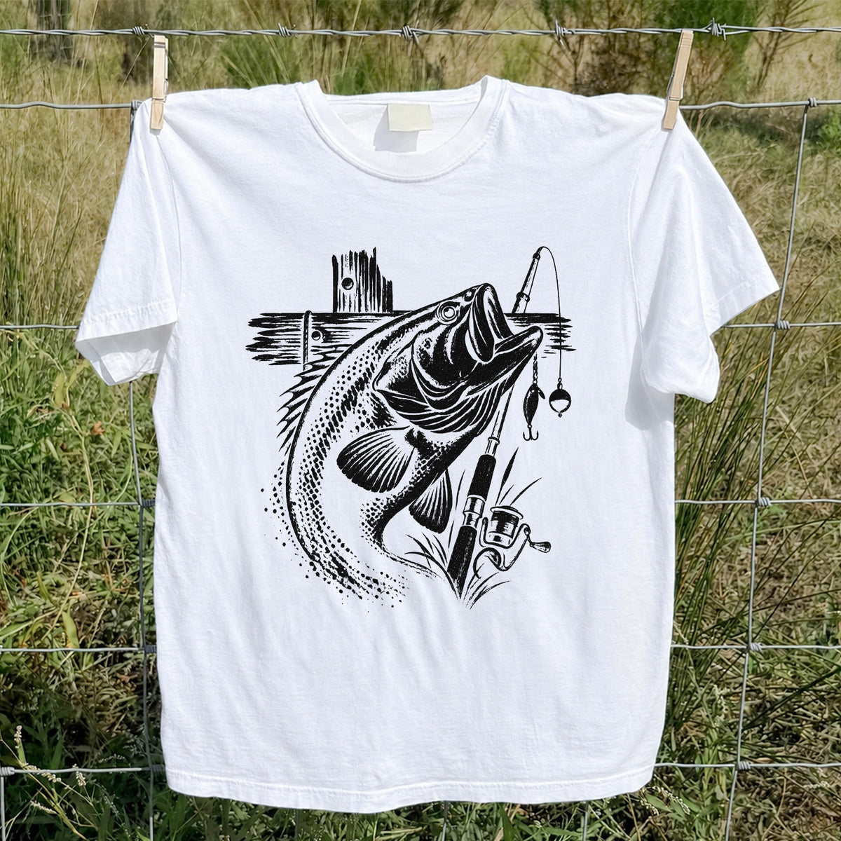 Largemouth Bass Fishing Rod Vintage Graphic T-Shirt
